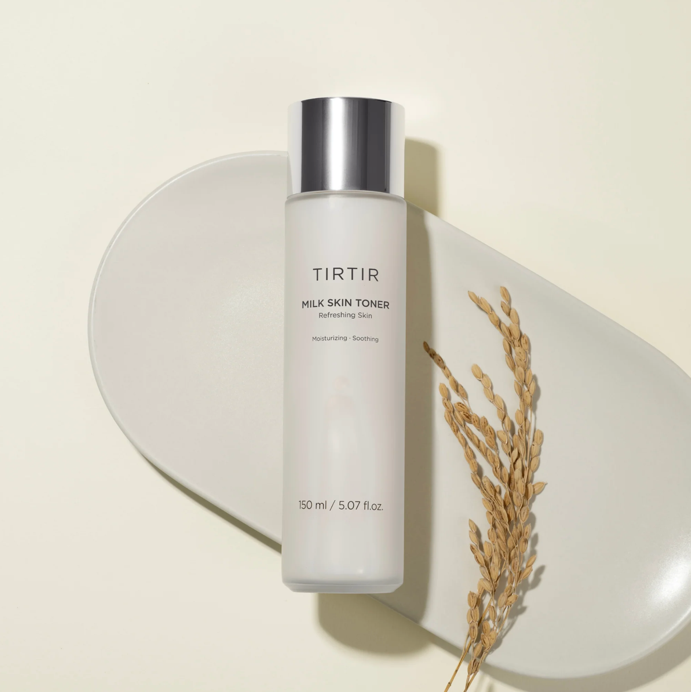TIRTIR Milk Skin Toner heeft een geconcentreerde formule die je huid omtovert tot een zijdezachte, melkachtige teint! Deze toner is doordrenkt met een krachtige mix van ingrediënten, waaronder Rijstzaadextract en Niacinamide