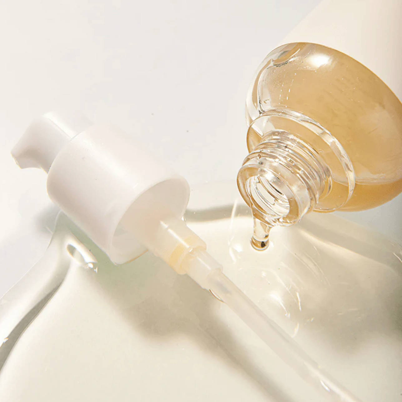 MIXSOON Bean Essence is een zuiverende essence doordrenkt met bonen die de huidtextuur helpt verbeteren