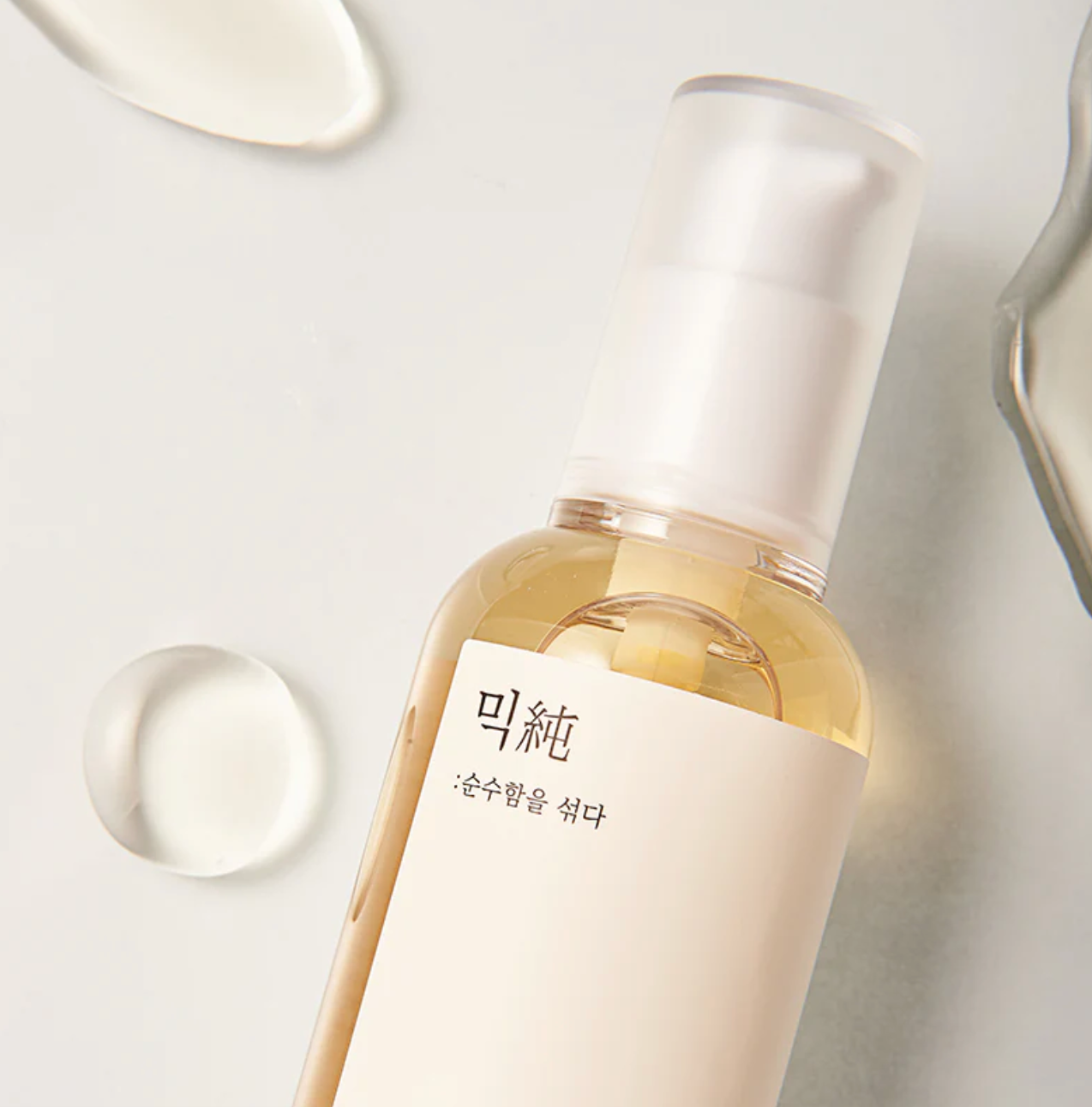 MIXSOON Bean Essence is een zuiverende essence doordrenkt met bonen die de huidtextuur helpt verbeteren