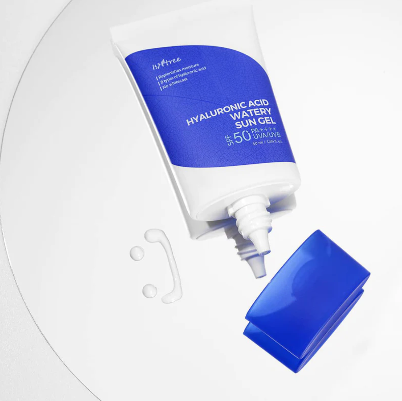 Isntree Hyaluronic Acid Watery Sun Gel SPF50+ PA++++ is een zonnebrand met chemische filters die de huid niet alleen beschermt tegen zowel UVA- en UVB stralen