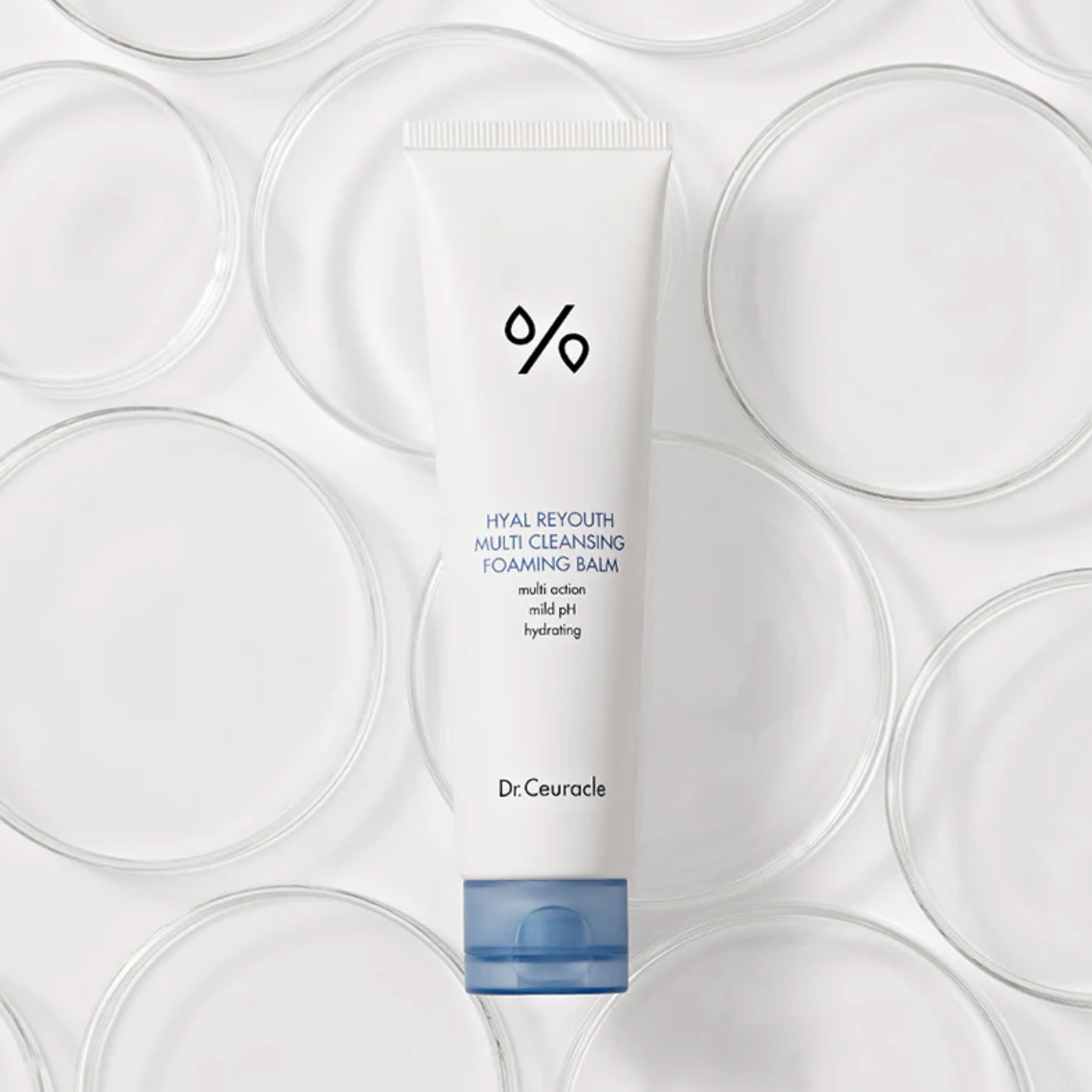 De Dr. Ceuracle Hyal Reyouth Multi Cleansing Foaming Balm is een dynamische 2-in-1-reiniger