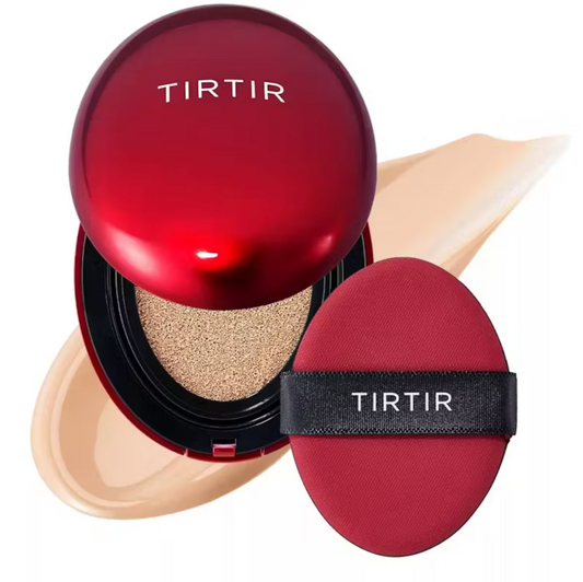 Iconische en meermaals bekroonde TIRTIR Mask Fit Red Cushion is viraal gegaan in Japan, een veegvaste kussen foundation die oneffenheden en roodheid van de huid moeiteloos vervaagt en een zijdezachte en stralende finish achterlaat