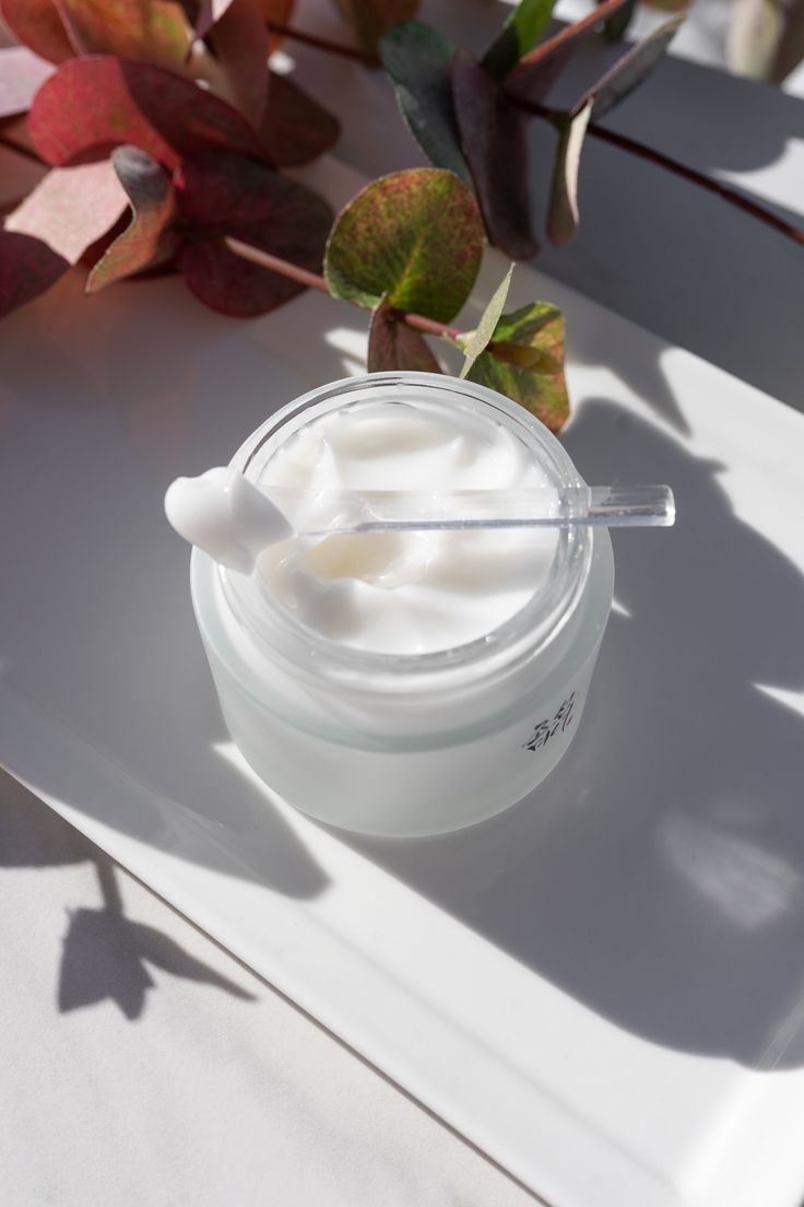  luxueuze voordelen van Dynasty Cream. Verrijkt met hoogwaardige ingrediënten zoals Rijstzemelenwater, Ginseng wortelwater en Niacinamide