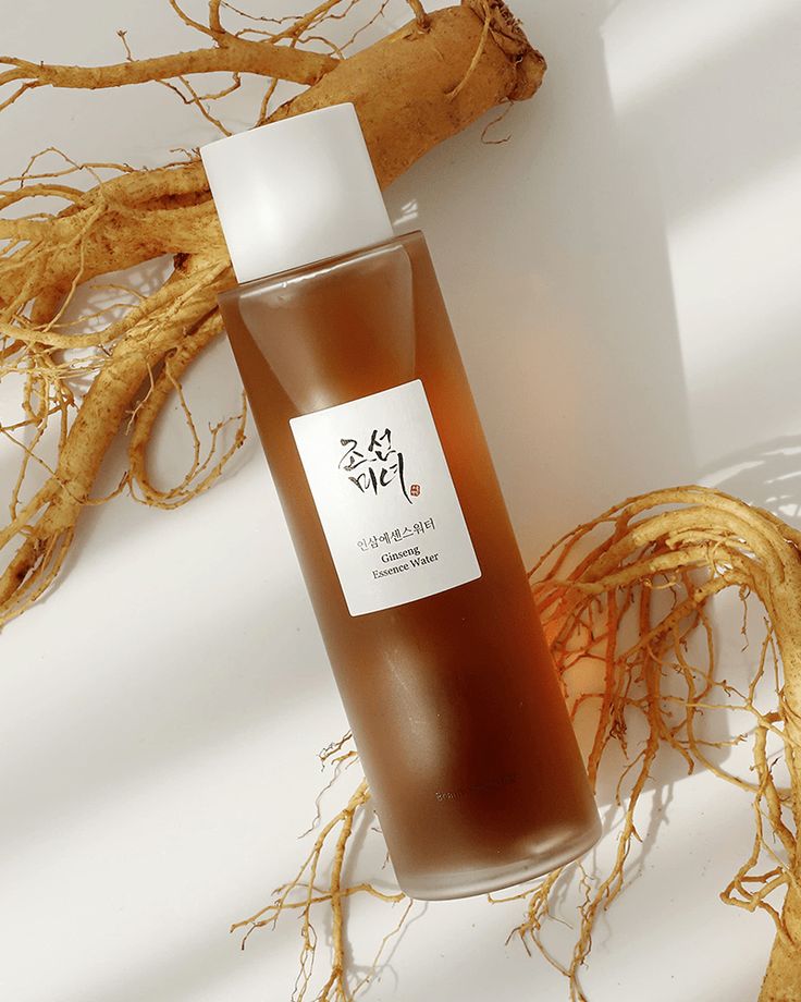 Beauty of Joseon Ginseng Essence Water is een intens voedende essence met 80% Ginseng wortelwater en is verrijkt met Traditionele Koreaanse kruidenmedicijnen