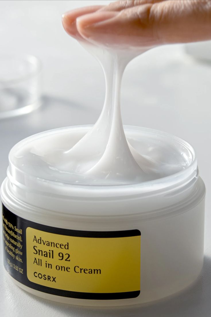 COSRX Advanced Snail 92 All in one Cream is een hydraterende gezichtscrème met een jelly textuur
