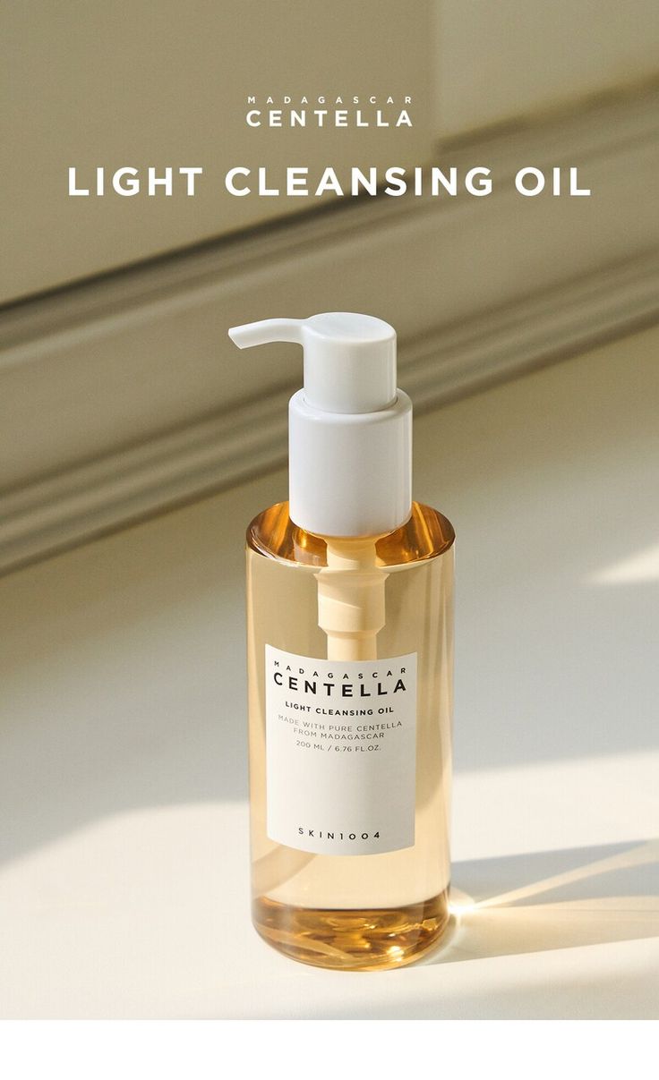 Skin1004 Madagascar Centella Light Cleansing Oil is een lichtgewicht, op olie gebaseerde reiniger, reiniger die effectief make-up, zonnebrandcrème en vuil verwijderd van het gelaat. Vochtinbrengende en verzachtende oliën die de huid hydrateren en en ontstekingen remmen.