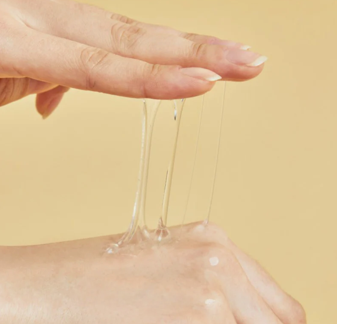 Advanced Snail 96 Mucin Power Essence. Verrijkt met slakkensecretie-filtraat, levert deze essence intense hydratatie en voeding aan je huid.