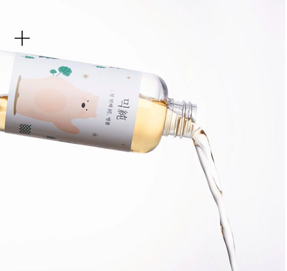 Mixsoon Soondy Centella Asiatica Essence kalmeert en verlicht de geïrriteerde huid van externe prikkels terwijl het de huidbarrière versterkt.