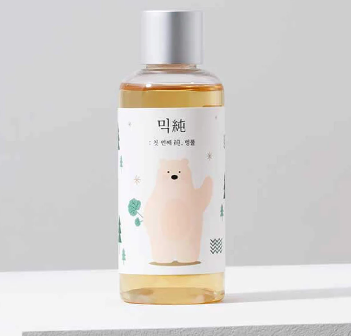 Mixsoon Soondy Centella Asiatica Essence kalmeert en verlicht de geïrriteerde huid van externe prikkels terwijl het de huidbarrière versterkt.