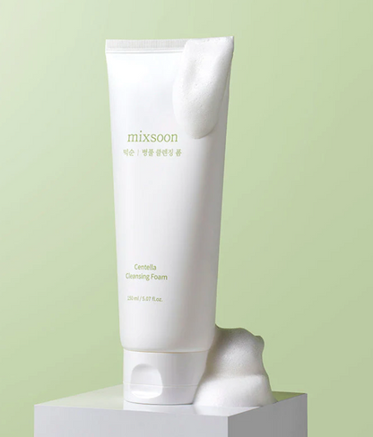 MIXSOON Centella Cleansing Foam, een milde maar effectieve reiniger die je huid kalmeert en voedt zonder haar te ontdoen van haar natuurlijke vochtbalans