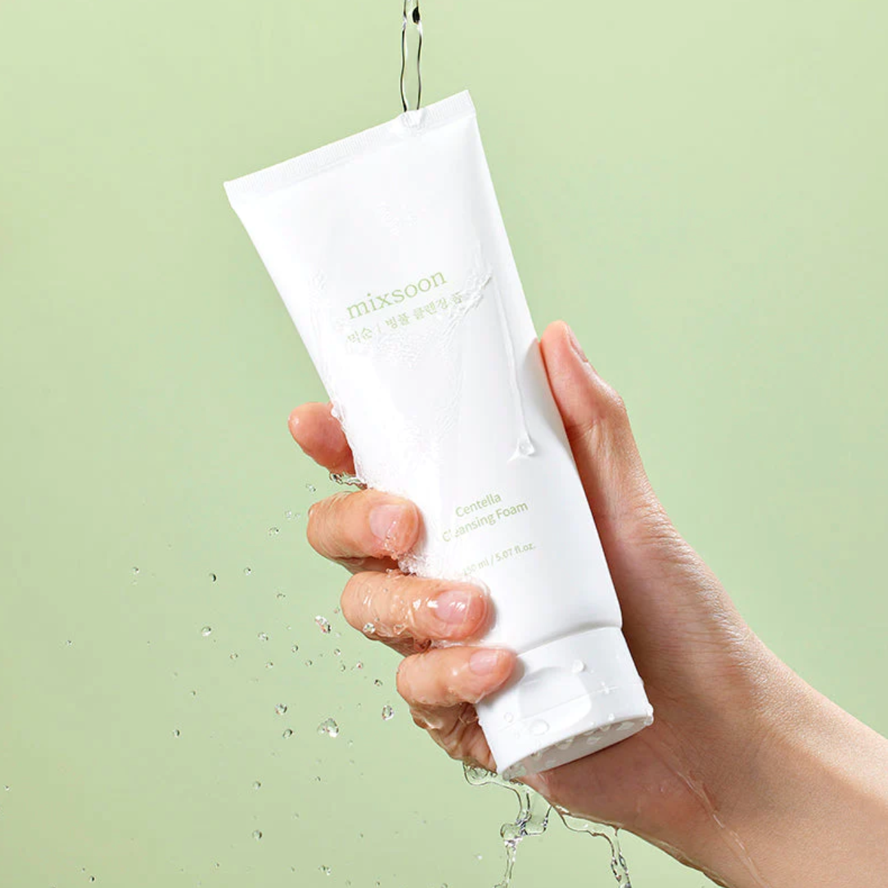 MIXSOON Centella Cleansing Foam, een milde maar effectieve reiniger die je huid kalmeert en voedt zonder haar te ontdoen van haar natuurlijke vochtbalans