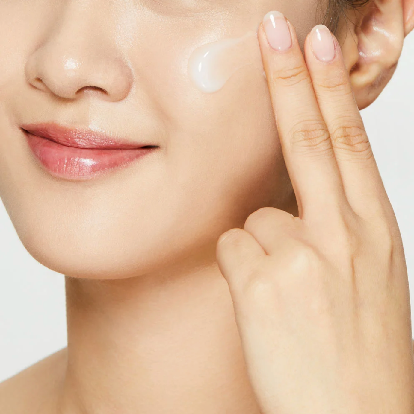 COSRX Advanced Snail 92 All in one Cream is een hydraterende gezichtscrème met een jelly textuur