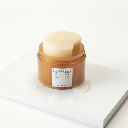 Skin1004 Madagascar Centella Quick Calming Pad is een toner die de huid effectief reinigt, in balans brengt en verjongt. Het hydrateert en voedt de huid.