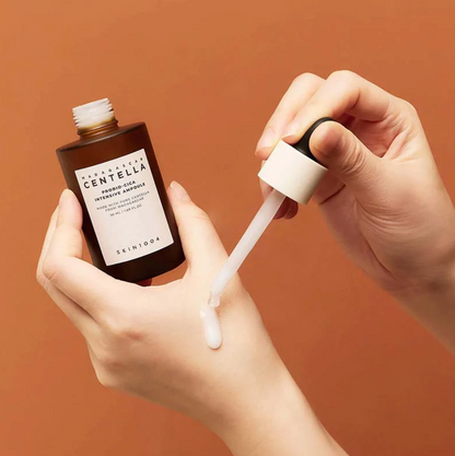 Skin1004 Madagascar Centella Probio-cica Intensieve Ampoule is een krachtig huidverzorgingsproduct dat de huid diep hydrateert en een gladde en niet-vette finish biedt