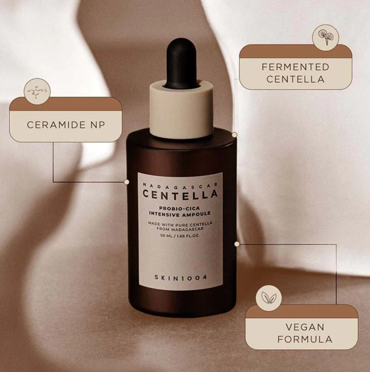 Skin1004 Madagascar Centella Probio-cica Intensieve Ampoule is een krachtig huidverzorgingsproduct dat de huid diep hydrateert en een gladde en niet-vette finish biedt