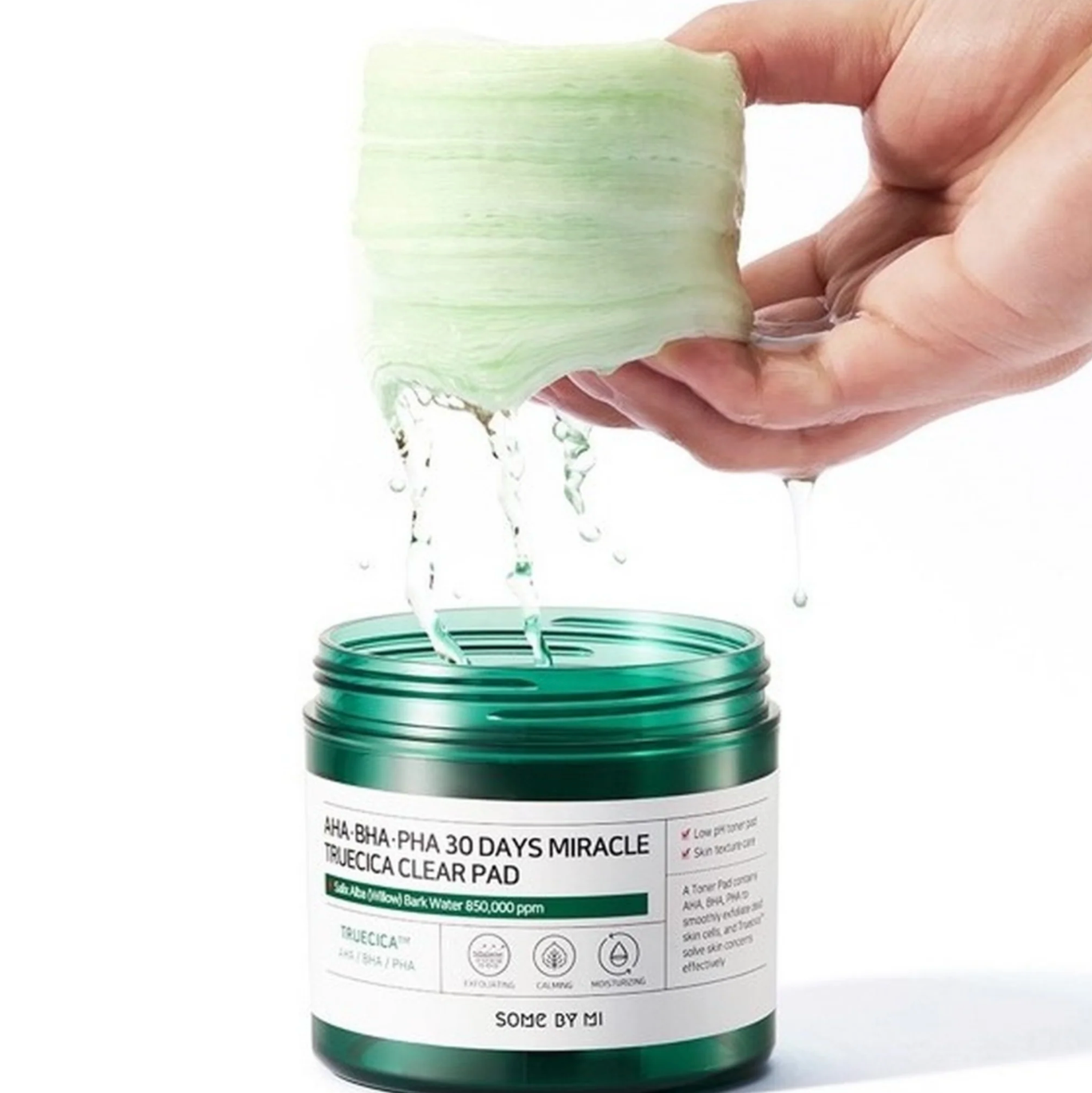 Some By Mi AHA BHA PHA 30 Days Miracle Truecica Clear Pad is een milde wattenschijfje met zeer geconcentreerde cica-essence, om huidige en toekomstige acne-uitbarstingen te elimineren.