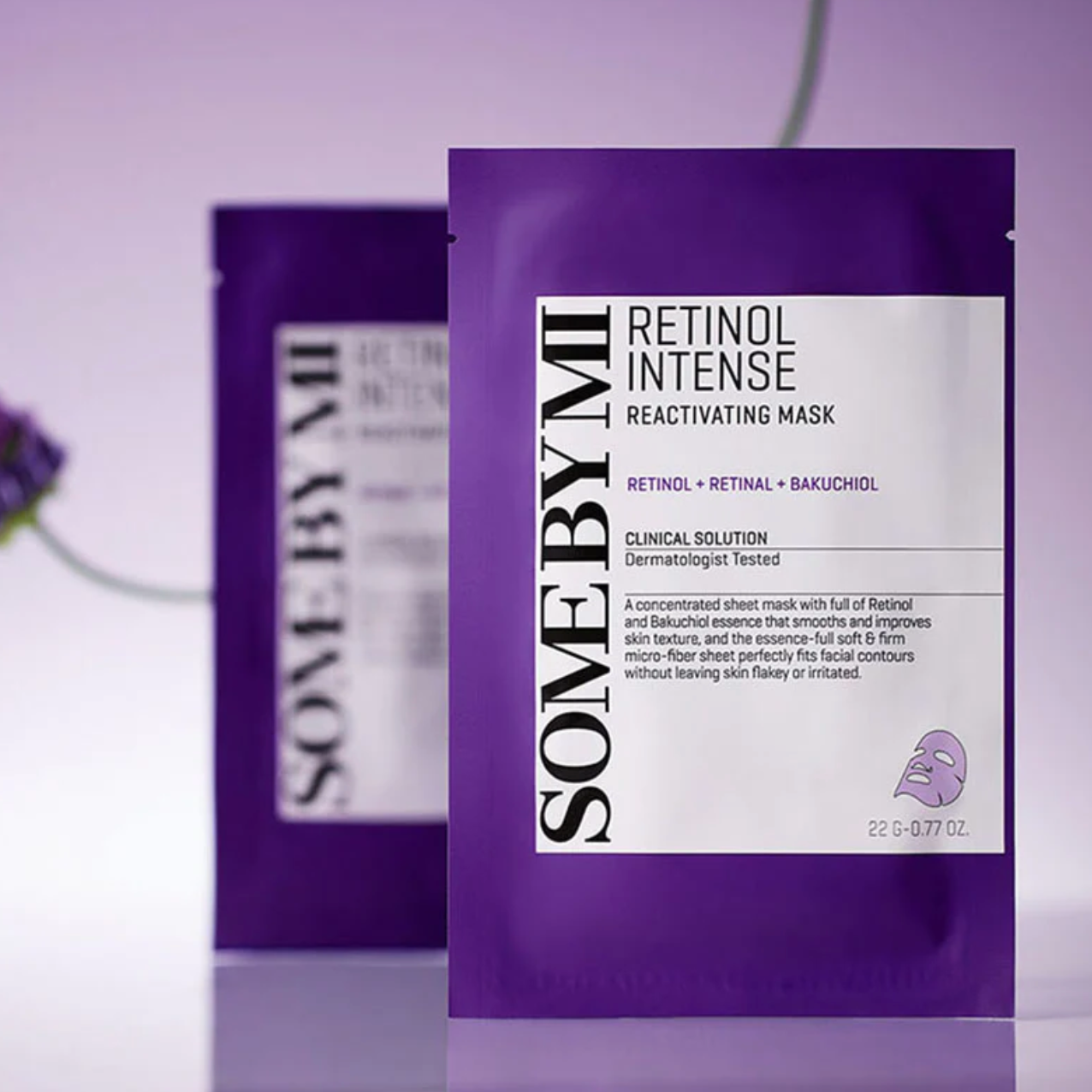 De Some By Mi Retinol Intense Reactivating Mask is een sheet masker dat is geformuleerd met Retinol, Retinal en Bakuchiol om tekenen van veroudering tegen te gaan door de elasticiteit van de huid te verbeteren zonder enige irritatie