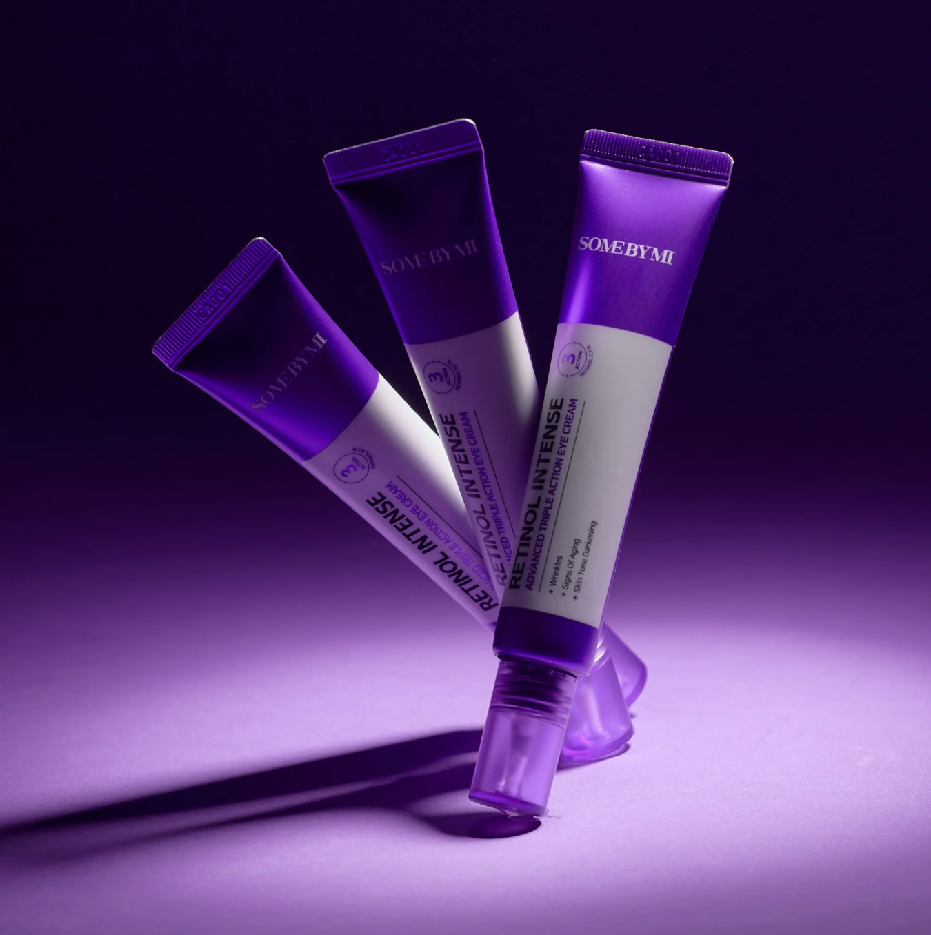 Some By Mi Retinol Intense Advanced Triple Action Eye Cream bevat maar liefst zeven ingrediënten die anti-aging werken, zoals Retinol, Glycine Soja (Soybean) Seed Extract en Niacinamide. Fijne lijntjes worden verzacht en donkere kringen