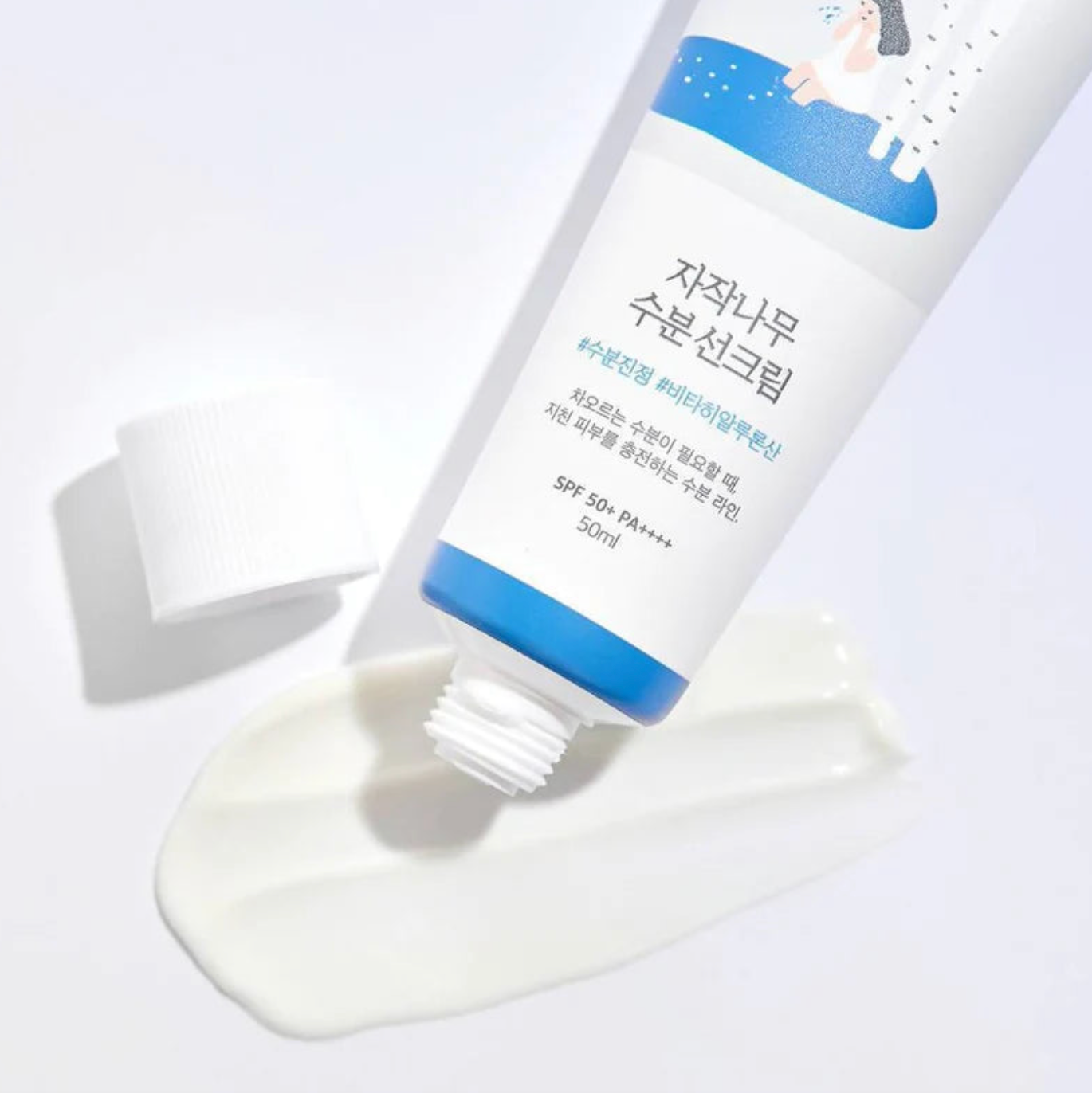  Round Lab Birch Juice Moisturizing Sun Cream SPF50+ PA++++ is een chemische zonnebrand die de huid beschermt tegen zowel UVA- en UVB stralen. 