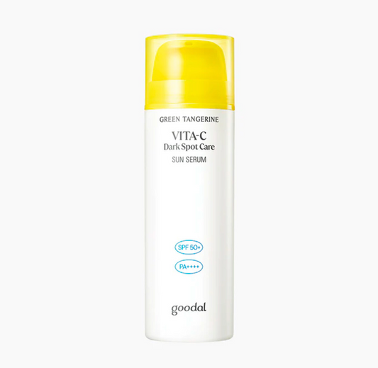 Goodal Green Tangerine Vita C Spot Care Sun Serum zit boordevol huidverbeterende ingrediënten zoals niacinamide, extract van Jeju groene mandarijn en vitamine C