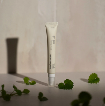 Haruharu Wonder Black Rice Bakuchiol Eye Cream. Bakuchiol en extract van Koreaanse zwarte rijst verzorgen de kwetsbare huid rond de ogen door rimpels en fijne lijntjes te verminderen
