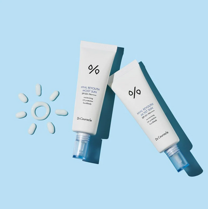 Dr. Ceuracle Hyal Reyouth Moist Sun  SPF 50 PA+++ is doordrenkt met maar liefst 10 soorten hyaluronzuur